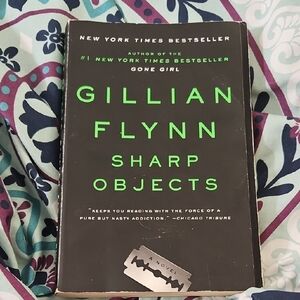 Sharp Objects By Gillian Flynn